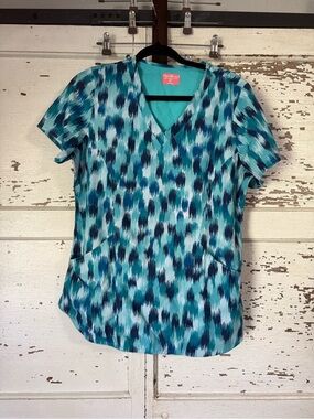 Turquoise Printed V-Neck Women’s Scrub Top size medium AVA THERESE